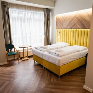 *** Otel Pilvax Macaristan