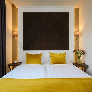 **** Otel Leonardo Boutique M-square Macaristan